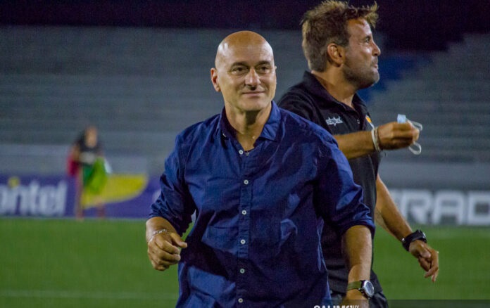 El uruguayo Maximiliano Viera, nuevo director técnico de MOCA FC