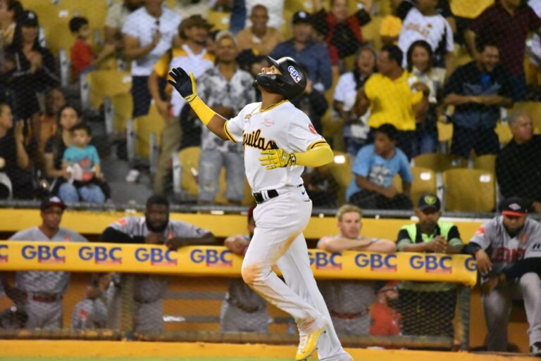 Con grand slam de Aderlin Rodríguez, Águilas aplastan a Leones