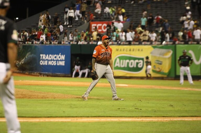 Abad lanza en grande y Toros rompen racha derrotas