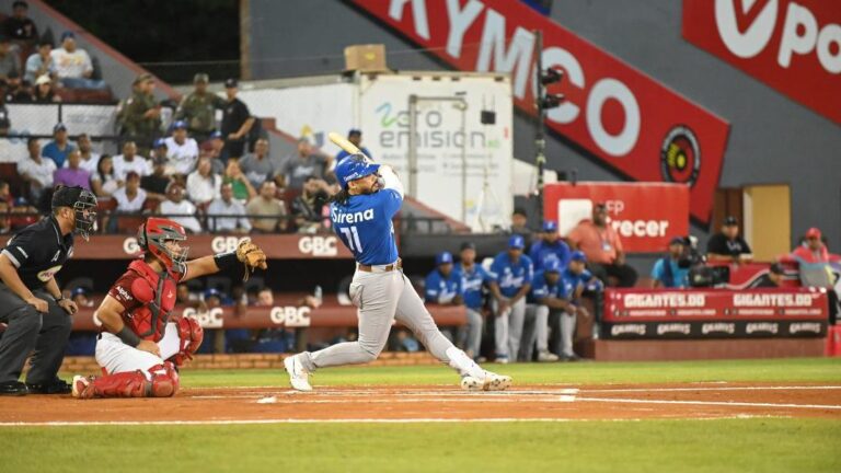 Campusano jonronea; Licey somete a Gigantes